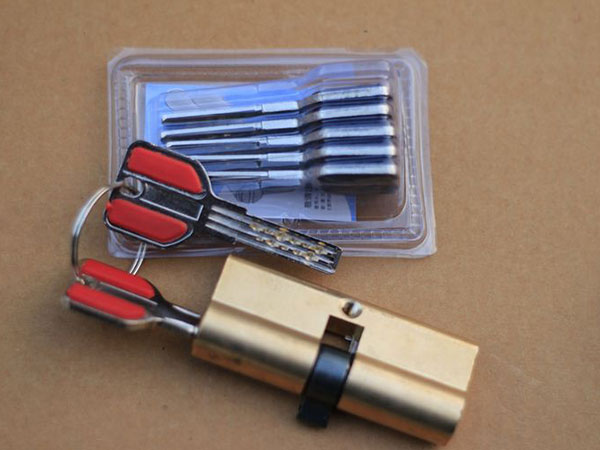 桦南24小时上门开锁公司